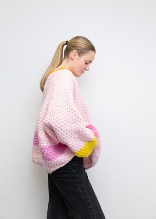 Fargegenser | HÅNDSTRIKKET GENSER