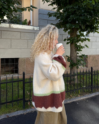 Synne | Natural White & Rust Red