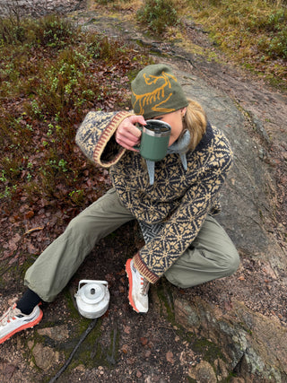 Kantarell | Mørk Gråblå & Sennep