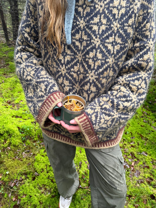 Kantarell | Mørk Gråblå & Sennep