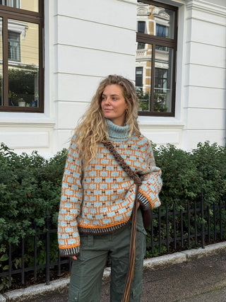 Varde Turtleneck | Mint & Saffron
