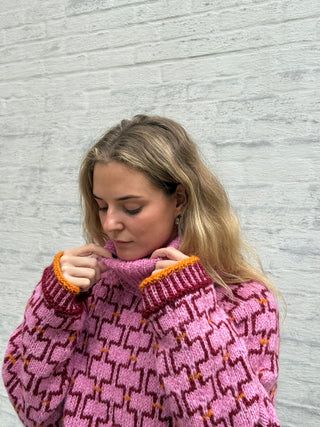 Varde Turtleneck | Pink & Cardinal Red