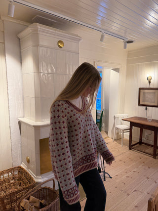 Bris V-Neck | Ocean & Cardinal Red