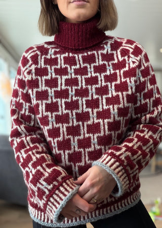 Varde Turtleneck | Cardinal Red & White