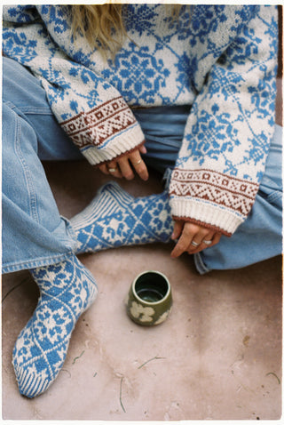 Tilia Langstrømpe | Isblå & Naturhvit