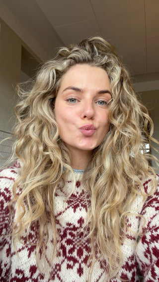 Dahlia | Natural White & Cardinal Red