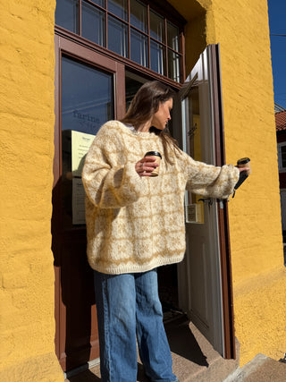 Eir | Natural White & Mustard