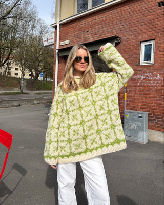Eir | Natural White & Grass Green