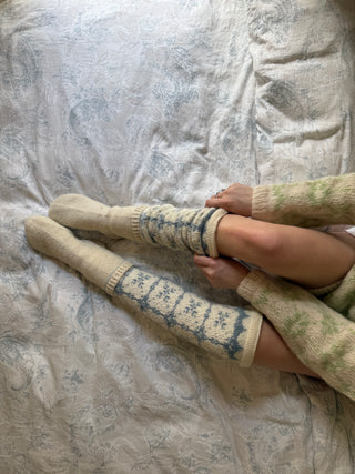 Eir Leg Warmers | Natural White & Ocean