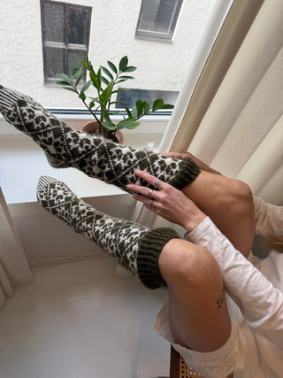 Tilia Knestrømper | Mosegrønn & Naturhvit